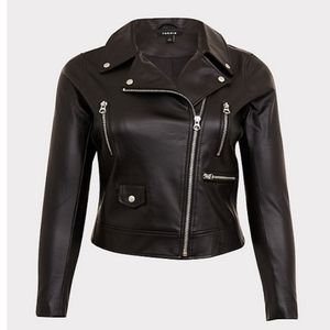 TORRID BLK FAUX LEATHER MOTO JACKET SIZE 2